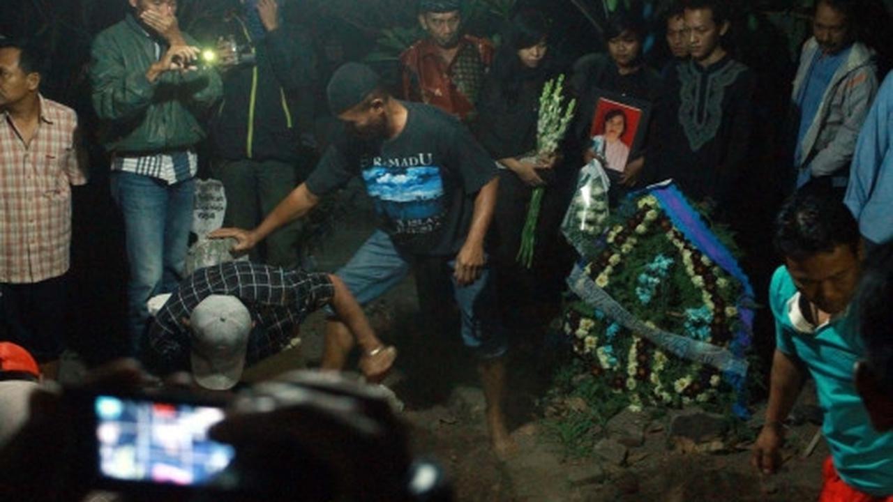 Tiba malam hari, korban Hercules asal Kediri langsung dimakamkan