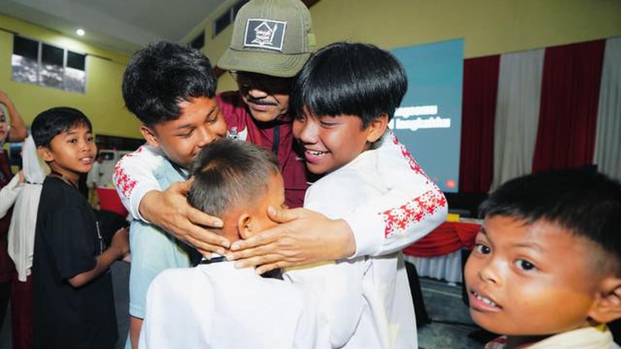 Prabowo Kagum Lihat Anak Cleaning Service hingga Ojol Orasi 4 Bahasa Asing di Peresmian Sekolah Rakyat