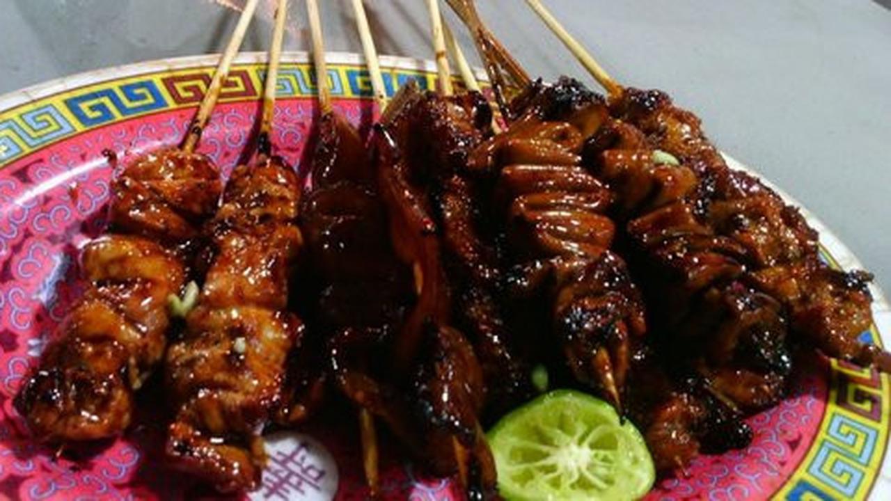 10 Tempat makan sate lezat di Bandung