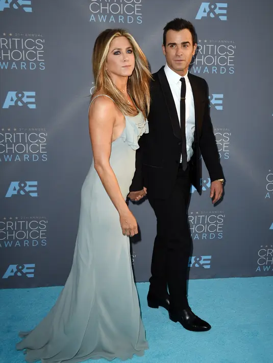 Sering terlihat mesra bersama Jennifer Aniston, penampilan Justin memang tak lepas  dari celana jeans, kaos, dan jaket kulitnya. Meski terkadang ia mengenakan setelan Jas saat menghadiri acara formal. (AFP/Bintang.com)
