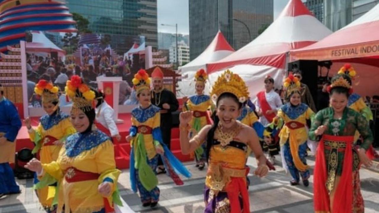 Festival Indonesia tahun 2024 sengaja diadakan pada hari Minggu agar warga Indonesia yang berdomisili di Korea, termasuk Pekerja Migran Indonesia, serta masyarakat Korea dan asing dapat hadir menikmati keindahan seni budaya Indonesia yang beragam. Dokumen