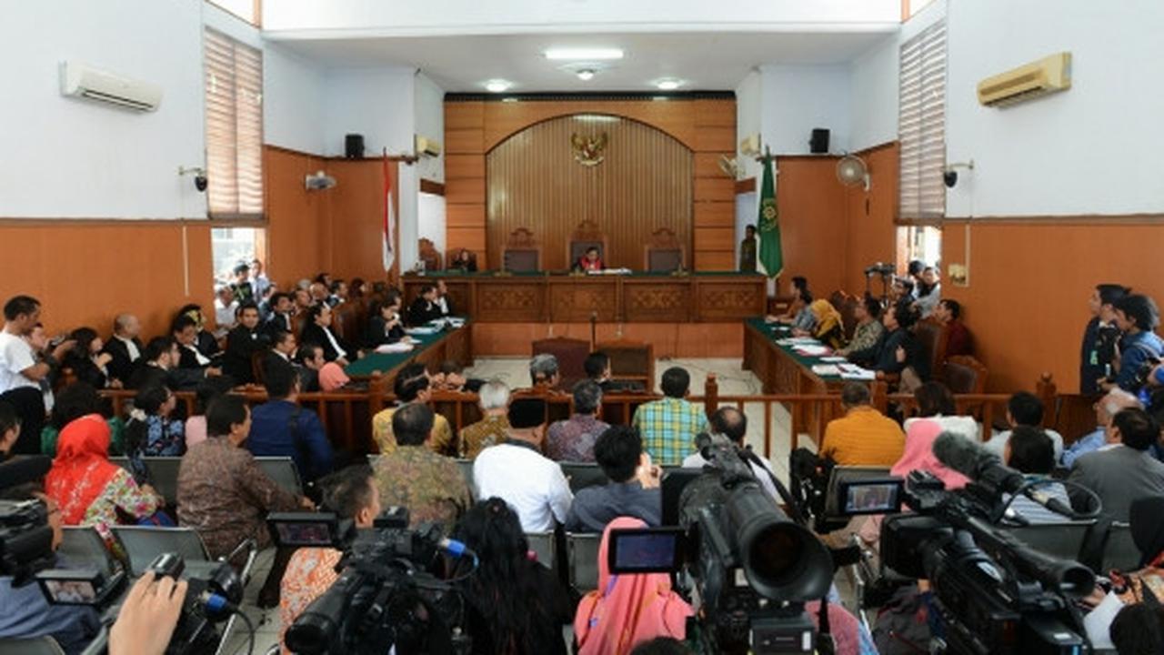 Memantau sidang praperadilan OC Kaligis