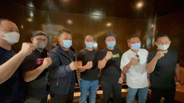 Ressa Herlambang bersama Ketua umum IPMI, Anto Jangkar dan Basuki Surodjo