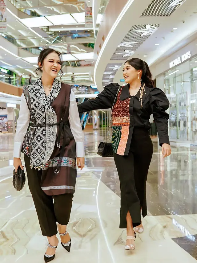 Deretan Sepatu Branded Kahiyang Ayu yang Iringi Tampilan Mewahnya di Berbagai Tampilan