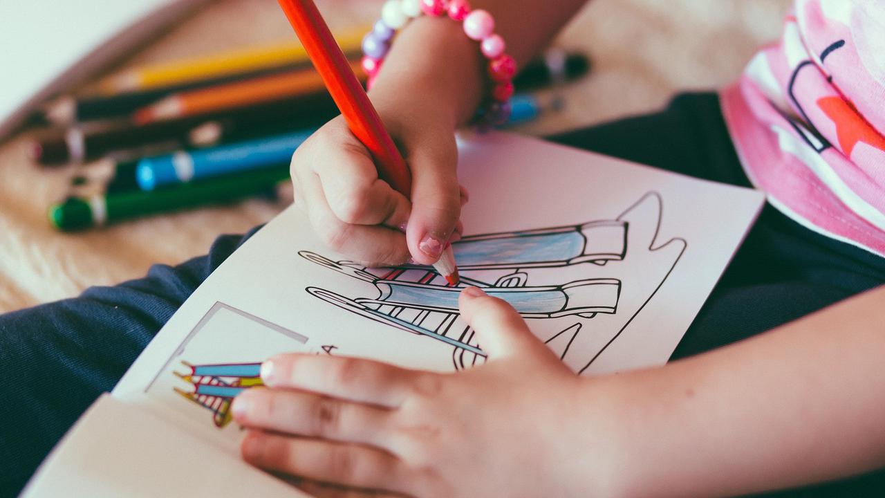 Atasi Duka Anak lewat Gambar: Menggambar jadi Terapi Anak usai Kehilangan Orangtua