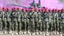 Prajurit TNI AL mengikuti upacara perayaan Hari Korps Marinir TNI AL yang ke-70 di Markas Marinir Cilandak, Jakarta Selatan, (15/11/2015). Pada dirgahayunya kali ini mengusung tema 'Kuat Bersama Rakyat Berkarakter Maritim'. (Liputan6.com/Helmi Afandi)