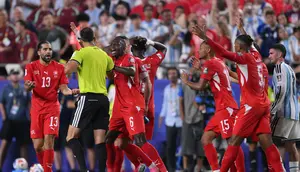 Kronologi Breel Embolo Diusir Wasit saat Argentina vs Swiss, VAR Bongkar Aksi Tipu-Tipu