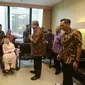 Istri Presiden Gus Dur, Sinta Nuriyah Jenguk Ani Yudhoyono di Singapura (Foto: Dok Kogasma)