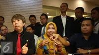 Kuasa hukum dan Pengikut Dimas Kanjeng Taat Pribadi menyatakan bahwa tuduhan Dimas Kanjeng melakukan penipuan tidak benar serta percaya gurunya tersebut bisa menggandakan uang, Jakarta, Jumat (21/10). (Liputan6.com/Immanuel Antonius)