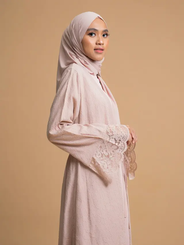 Model Gamis Brokat Elegan untuk Semua Bentuk Tubuh