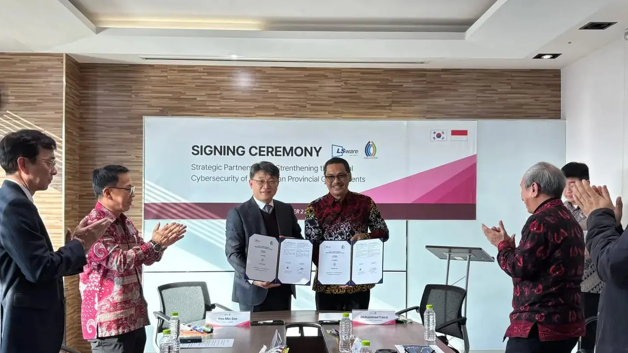 Asosiasi Dinas Komunikasi dan Informatika Provinsi Seluruh Indonesia (ASKOMPSI) resmi menandatangani Nota Kesepahaman (MoU) dengan perusahaan keamanan siber Korea Selatan, LS Ware Inc, pada Senin.