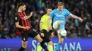 Napoli tak mengendurkan serangan di sisa waktu pertandingan. Namun, skor 1-0 tak berubah hingga wasit meniup peluit tanda akhir laga. (AP Photo/La Presse/Alessandro Garofalo)