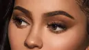 Salah satu warna lipstick terbaru dari koleksi Kylie Jenner adalah hijau. Namun Netizen berpikir itu seperti warna kotoran. (instagram/kyliecosmetics)
