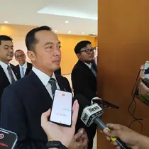 Menteri Sekretaris Negara Prasetyo Hadi usai pelantikan di Kantor Kementerian Sekretariat Negara Jakarta, Jumat (29/11/2024). (Liputan6.com/Lizsa Egeham)