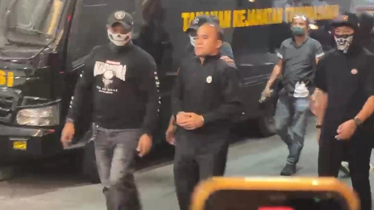 Eks Kasat Resnarkoba Polres Kutai AKP Deky Ditangkap Terkait Narkoba Jaringan Ishak, Bungkam Digelandang ke Bareskrim