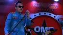 'Hendry memiliki vokal yang pas untuk album rok kolaborasi Ome & The People,' jelas Ome di Rollingstone Cafe, Jl. Ampera, Jakarta Selatan, baru-baru ini. (Deki Prayoga/Bintang.com)