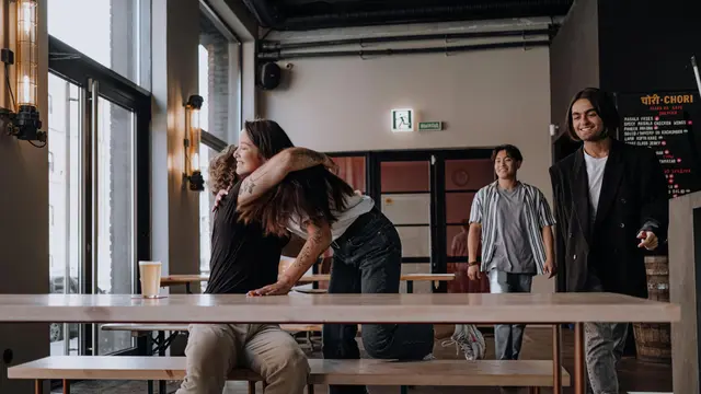 Terhubung dengan Orang-Orang yang Positif