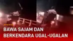 Sekumpulan pemuda membawa sajam dan berkendara ugal-ugalan di jalan.