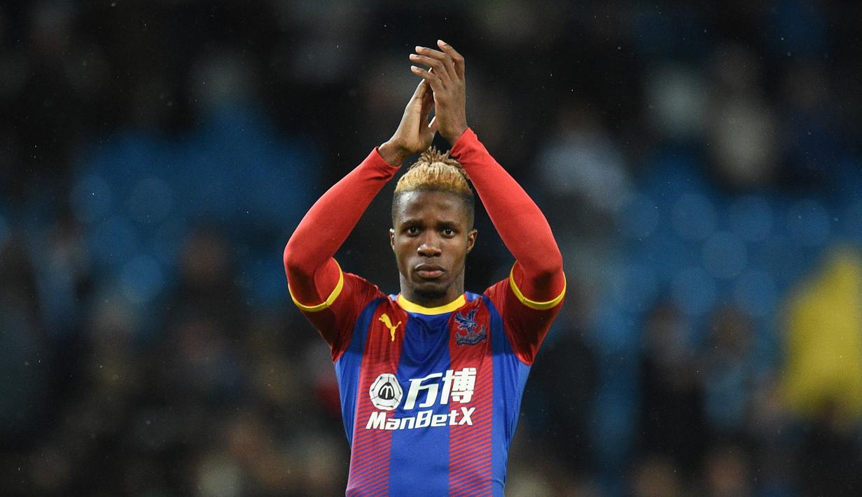 2. Wilfried Zaha (Crystal Palace) - Chelsea dan Crystal Palace bermarkas di kota London. Chelsea dikabarkan telah mengadakan pembicaraan dengan agen Zaha.(AFP/Oli Scarff)