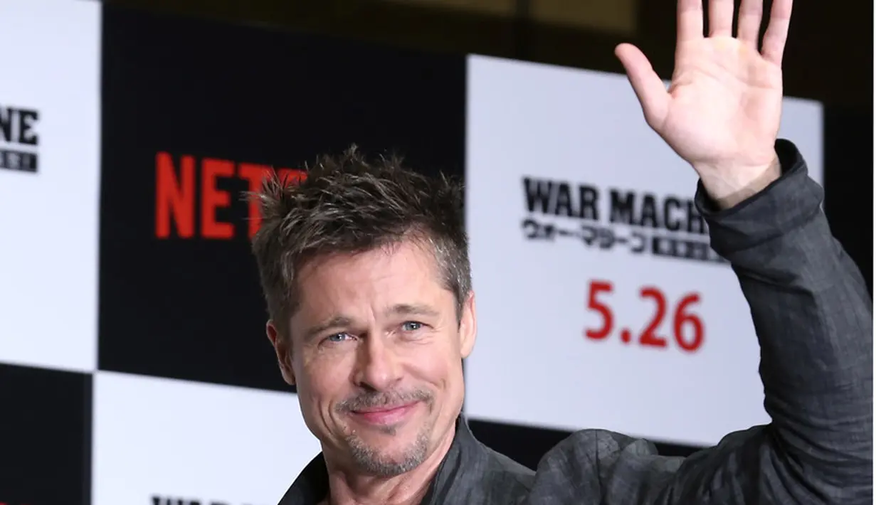 Seperti yang diketahui, kabar terbaru menyiarkan bahwa Angelina Jolie telah membeli sebuah hunian mewah. Tidak lama lagi ia bersama keenam anaknya akan segera menempati rumah barunya itu. (APexchange/Bintang.com)