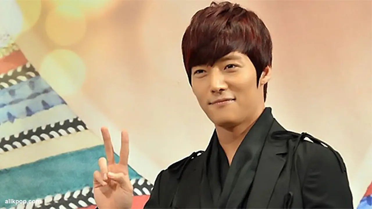 choi-jin-hyuk-130506c.jpg