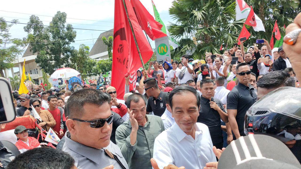 Jokowi Banggakan Kekuatan Besar TNI di Palembang