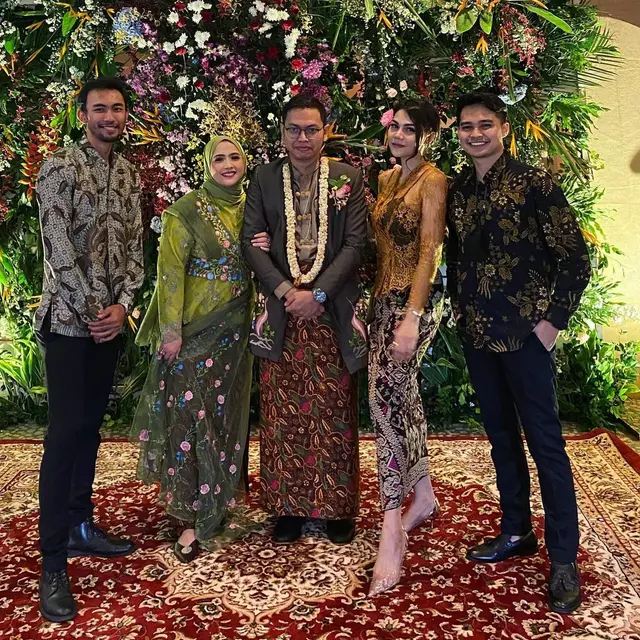 Diduga Balikan, Ini 7 Potret DJ Katty Butterfly dan Aiman Ricky Saat Kondangan