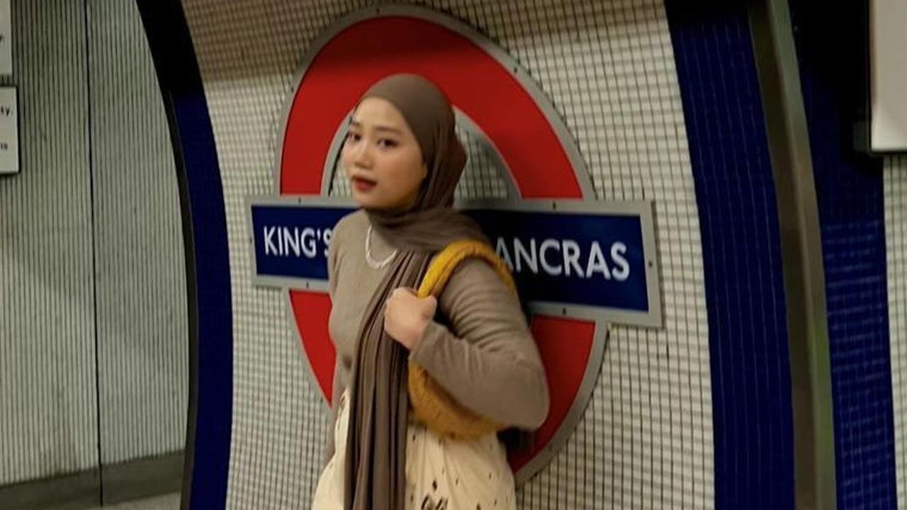 Menurutnya muslim yang baik adalah yang melakukan ajaran agama dari hati. "Bukan soal penampilan tapi soal hati yang bersih," kata Zara.