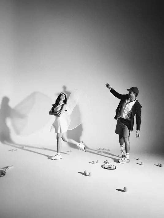 Pevita Pearce nampak kenakan setelan outfit tennis yang padukan haltertop dan rok mini [@pevpearce]