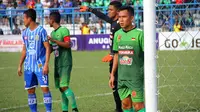 Duel Persiba Balikpapan vs PS TNI di Stadion Parikesit, Balikpapan, Selasa (22/8/2017). (Bola.com/Permana Kusumadijaya)
