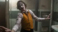 Joaquin Phoenix sebagai Joker, masuk dalam nominasi di piala Oscar 2020. (Foto: Dok. IMDb/ Warner Bros.)