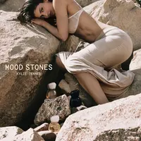 Menilik koleksi parfum terbaru Kylie Jenner yang disesuaikan dengan mood (@kyliecosmetics)