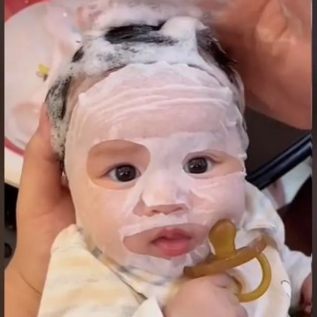 Ibu Ajak Bayinya Perawatan Masker dan Spa, Warganet Gemas Lihat Wajah Lucunya