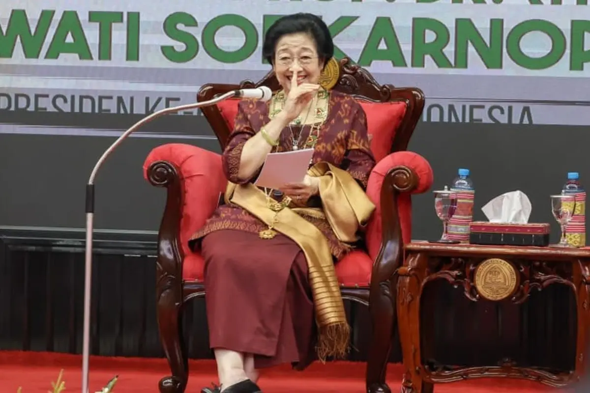 Presiden ke-5 RI sekaligus Ketua Umum PDI Perjuangan (PDIP), Megawati Soekarnoputri saat memberikan Kuliah Kepresidenan bertajuk "Dua Negara Merangkai Cita-Cita Bersama" di Dili, Timor Leste.