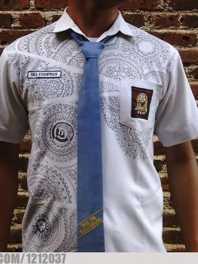 6 Pakaian yang Dipakai Murid Saat Sekolah Ini Nyeleneh, Kocak