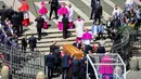 Sesuai jadwal, peti jenazah Paus Fransiskus dibawa ke Basilika Santa Maria Maggiore di Roma tepat jam 12.00 waktu setempat atau sekitar pukul 17.00 WIB. (Piero CRUCIATTI/AFP)