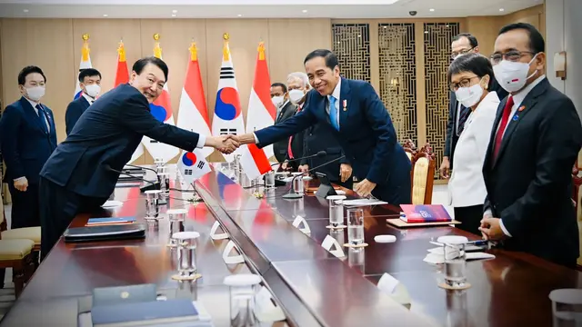 Presiden Jokowi bertemu Presiden Korea Selatan Yoon Suk Yeol di Kantor Kepresidenan Yongsan, Seoul, Kamis (28/7/2022). (Biro Pers/Setpres)