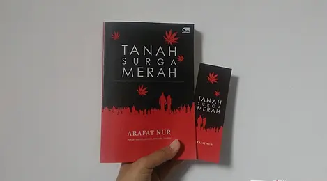Vemale S Review Novel Tanah Surga Merah Arafat Nur Fashion Fimela Com