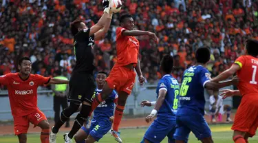 Persija Jakarta ditahan Persib Bandung (0-0) di laga lanjutan ISL 2014 di Stadion GBK, (10/8/2014). (Liputan6.com/Helmi Fithriansyah)