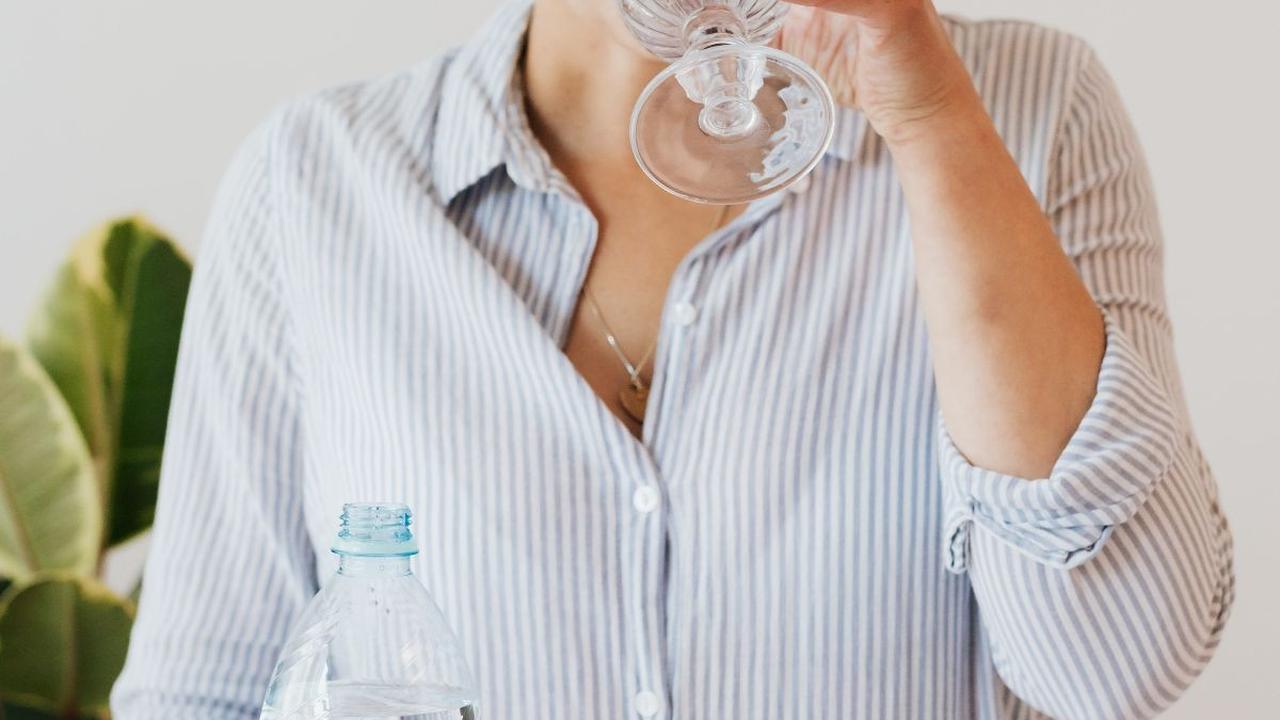 7 Kondisi yang Menyebabkan Seseorang Haram untuk Minum Air Putih