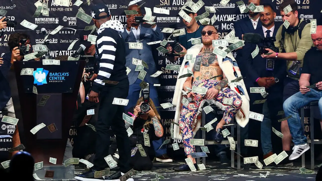 Floyd Mayweather Jr dan Conor McGregor.