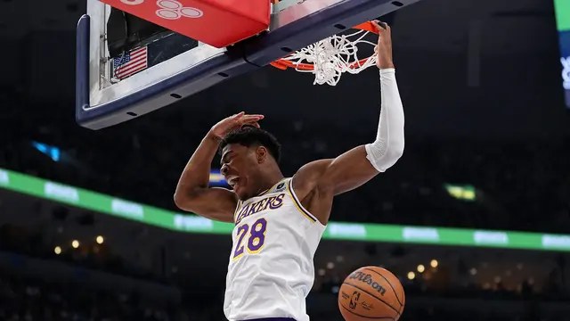 Aksi Rui Hachimura saat Lakers melawan Grizzlies di Play-off NBA