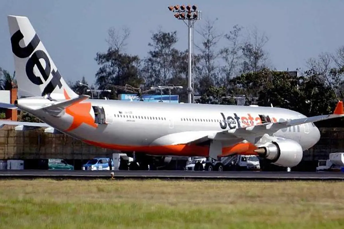 Letusan Gunung Raung Hambat Maskapai Australia Jetstar ke Bali