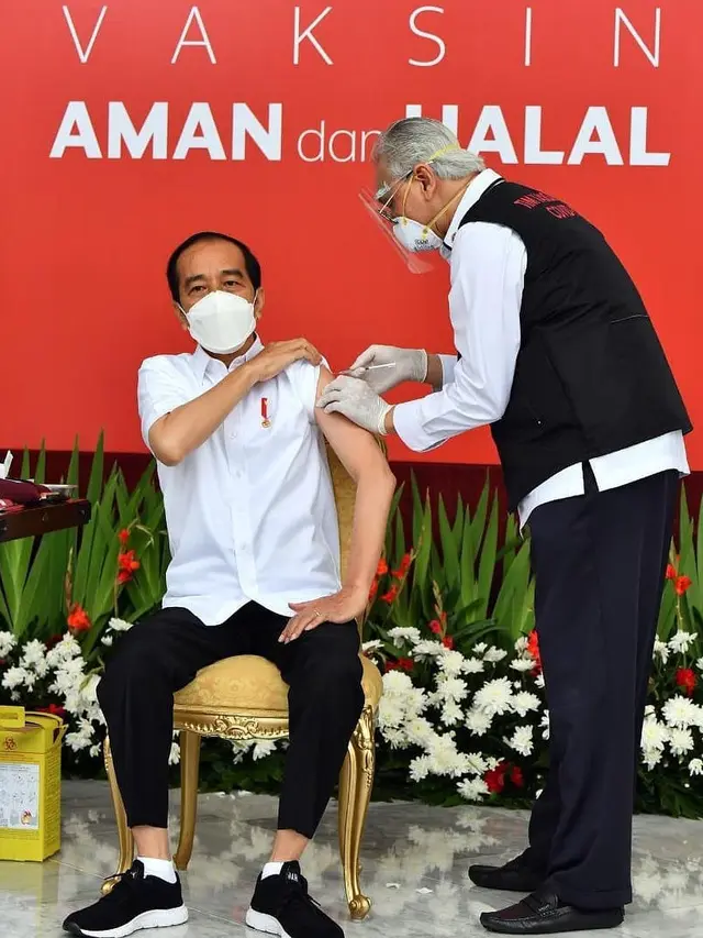 Dibeli Sejak 2018, Sneakers Jokowi Masih Tetap Kinclong hingga Hari Vaksin COVID-19 Dosis Kedua