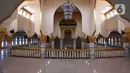 Suasana Masjid Jami' Al Munawwar, Jakarta, Kamis (7/5/2020). Meski di tengah ancaman pandemi COVID-19, sejumlah umat muslim tetap memanfaatkan Masjid Jami' Al Munawwar untuk melaksanakan ibadah di bulan suci Ramadan 1441 H. (Liputan6.com/Helmi Fithriansyah)