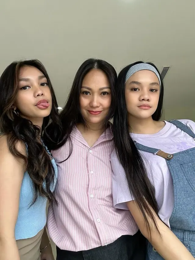 Neona Ayu (Instagram/riafinola)