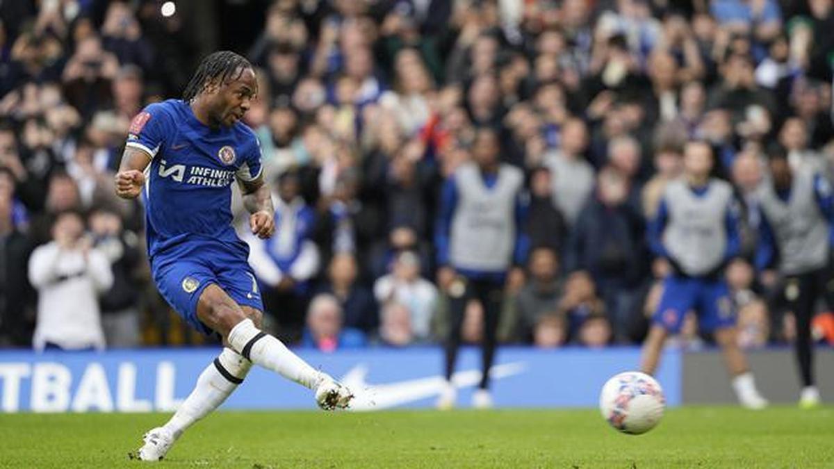 Bursa Transfer Pemain: Raheem Sterling Pilih-Pilih Klub Baru, Ogah Dipinjamkan Maunya Permanen