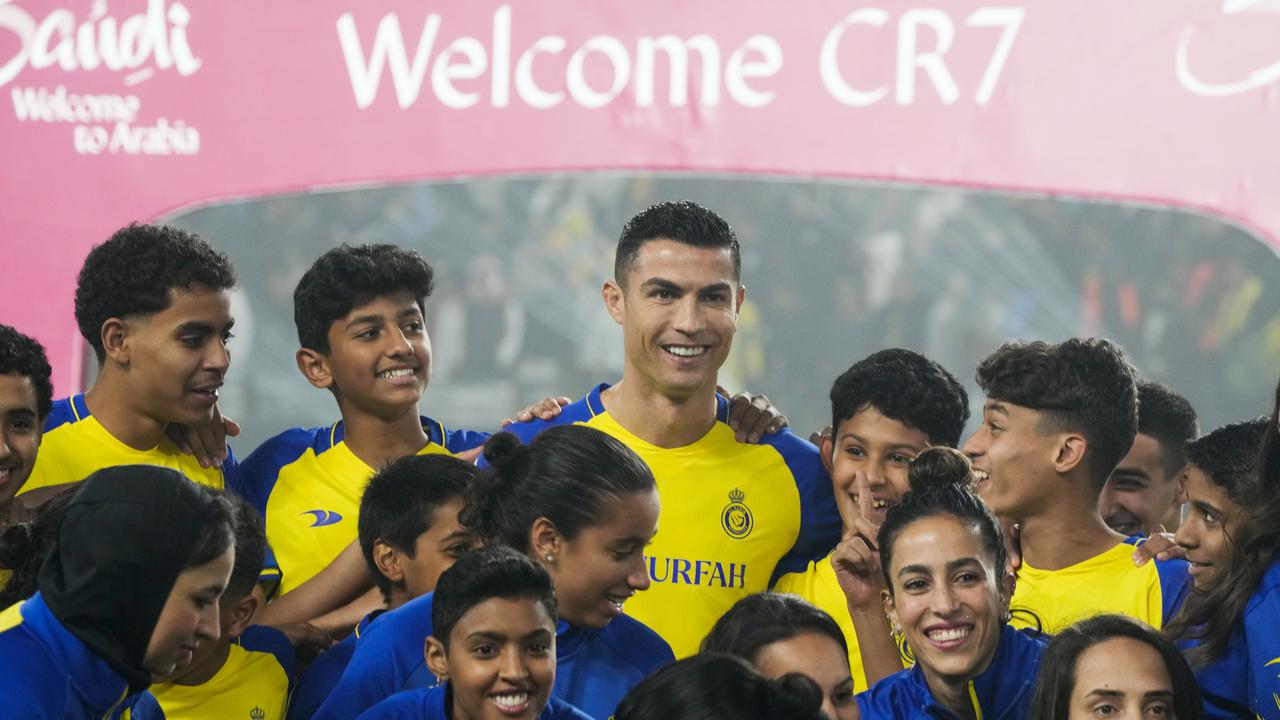 Foto: Meriahnya Sambutan Al Nassr untuk Sang Megabintang Cristiano Ronaldo