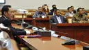 Calon kepala BIN, Sutiyoso menjalani uji kelayakan dan kepatutan (Fit and Proper Test), di Gedung Komisi I DPR, Jakarta, Selasa (30/6/2015). Sutiyoso merupakan calon tunggal Kepala BIN yang diajukan Presiden Jokowi. (Liputan6.com/Andrian M Tunay)