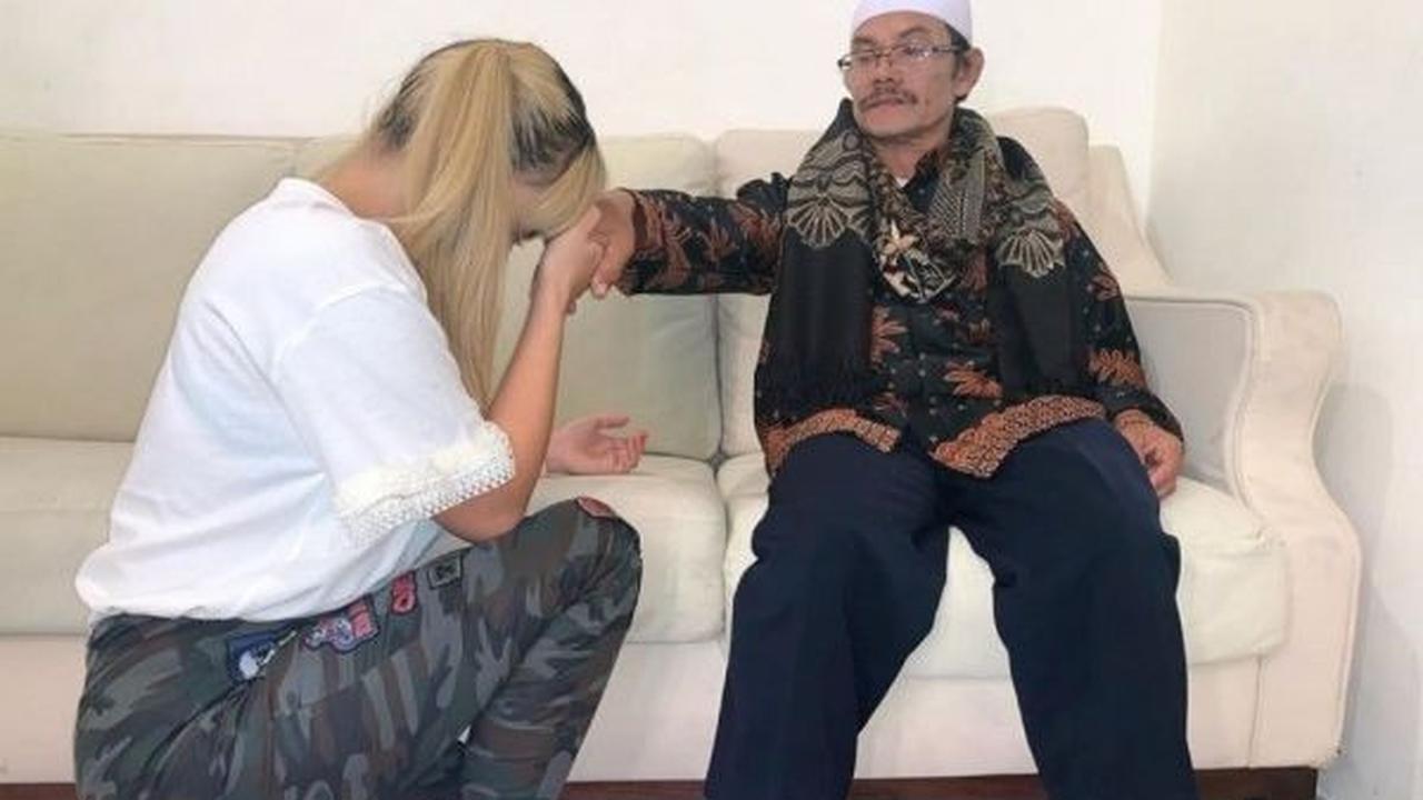 Ayah Dinar Candy yang Besar Hati Menerima Jalan Hidup Putrinya